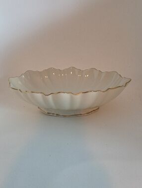 Lenox 10 3/4''  Elegant Scalloped Serving Bowl in Cream with Gold Trim